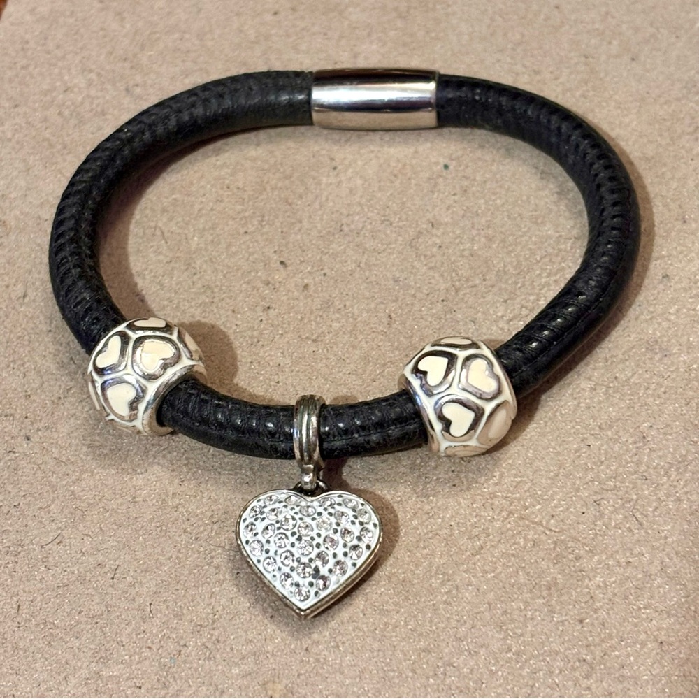Brighton Cupid’s Kiss Heart charm Crystals on white Silver scroll back Retired - Picture 5 of 6